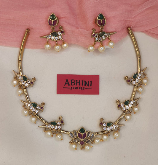 Peacock Pearl Short Necklace